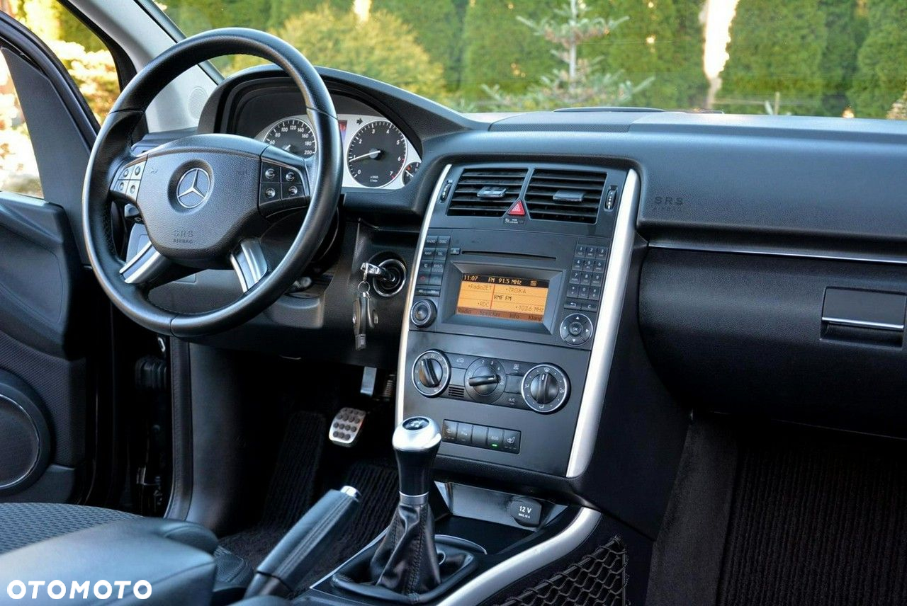 Mercedes-Benz Klasa B 180 - 18