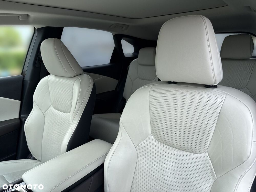 Lexus RX - 12