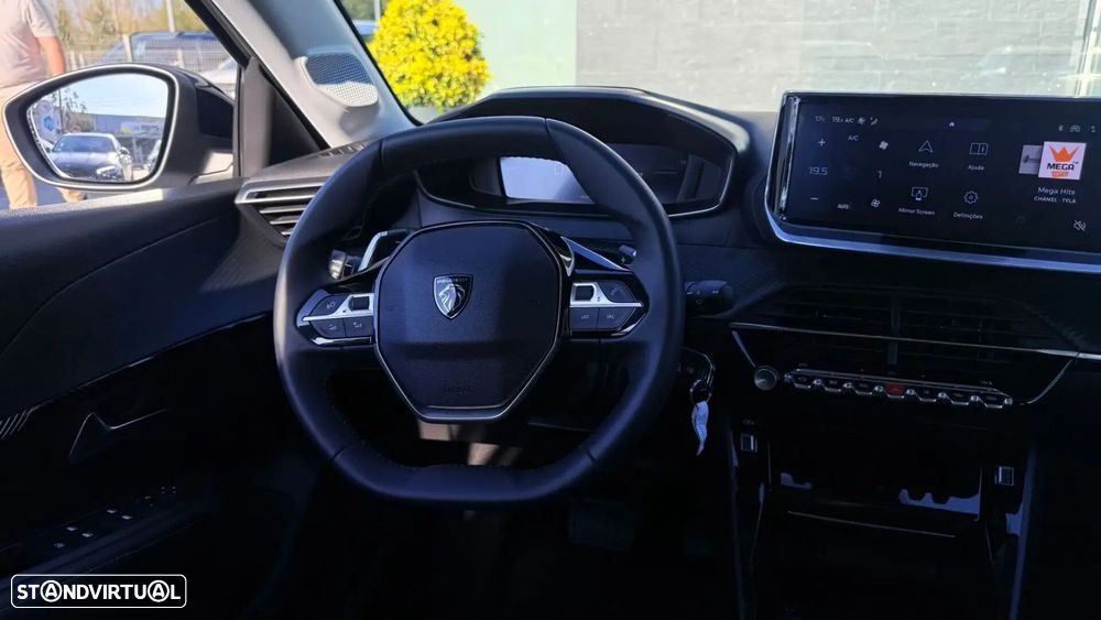 Peugeot 208 - 16