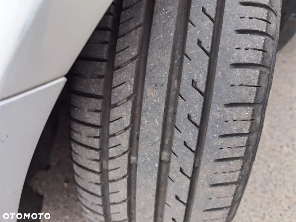 Volkswagen Passat 2.0 TDI DPF Highline - 8