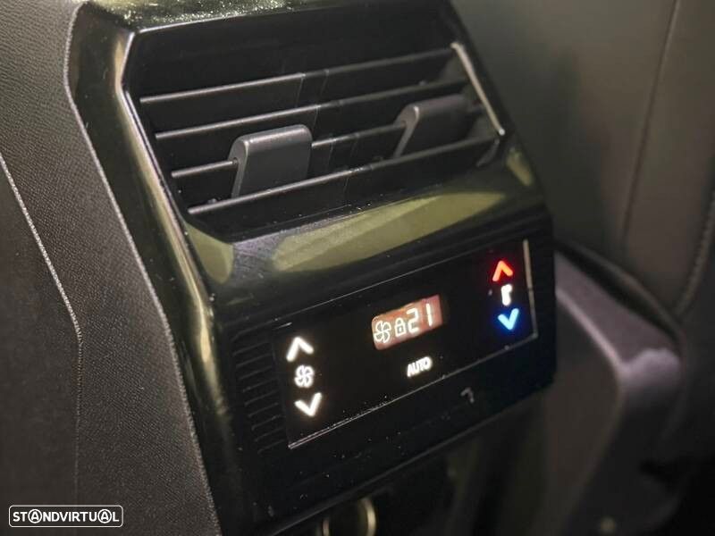 Peugeot 5008 1.2 Hybrid Allure e-DCS6 - 27