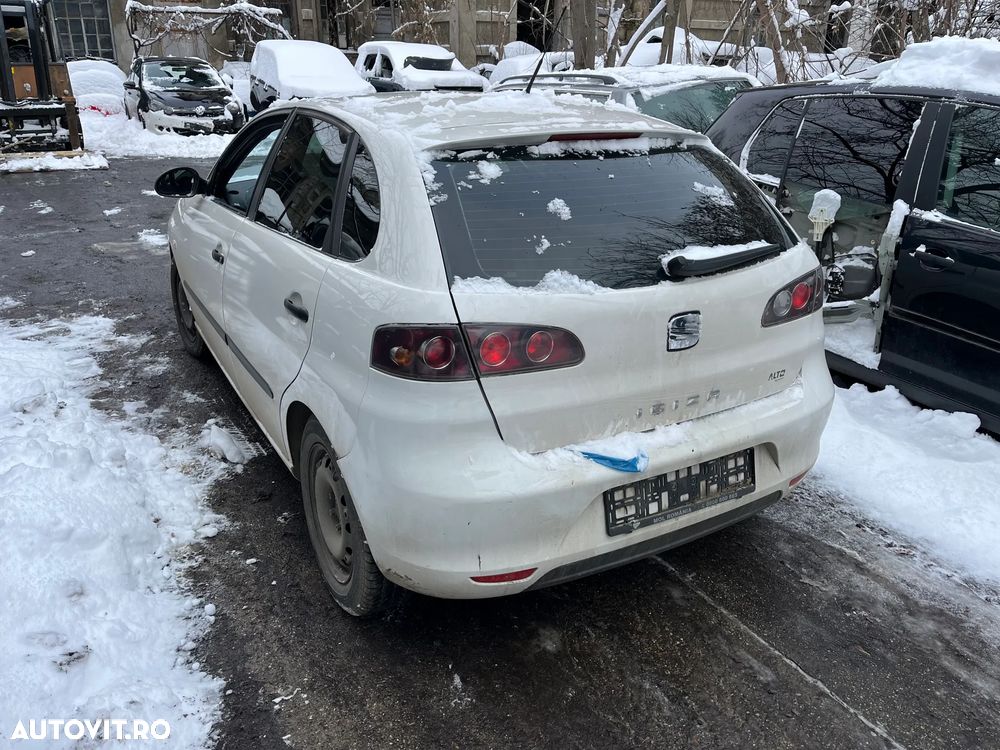 Dezmembrez Seat Ibiza Facelift alb 1,4 benzina 2008 - 8