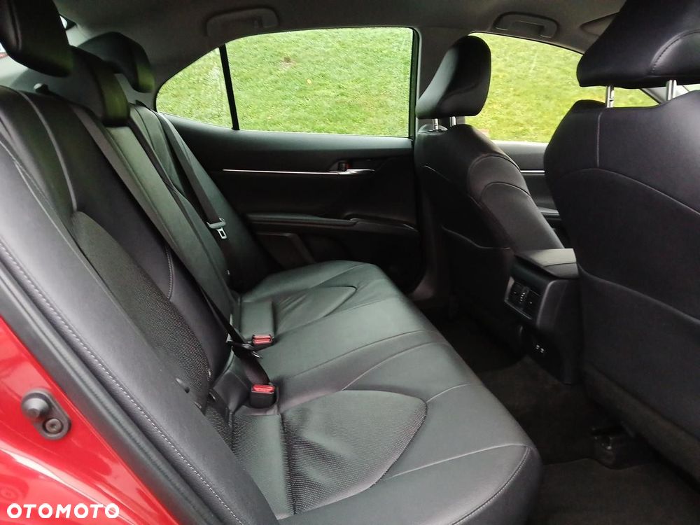 Toyota Camry 2.5 Hybrid Executive CVT - 10