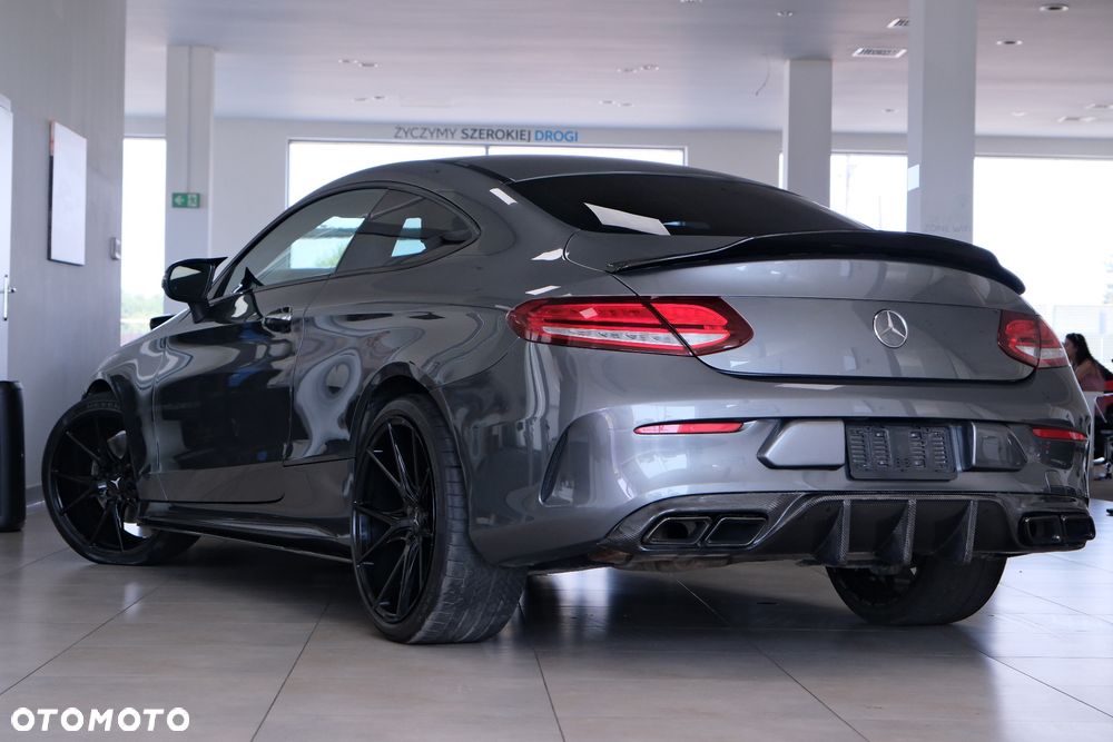 Mercedes-Benz Klasa C 300 9G-TRONIC AMG Line - 10