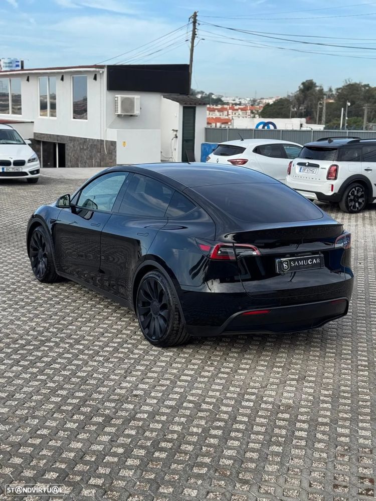Tesla Model Y Performance Dual Motor AWD - 3