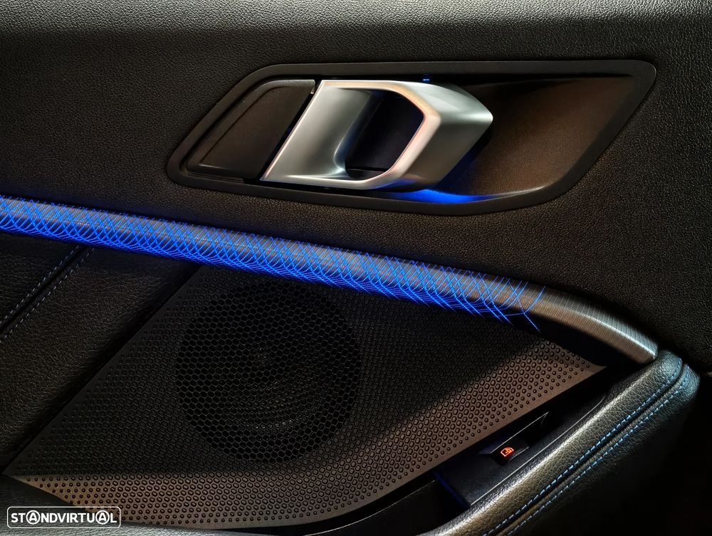 BMW 118 i Pack Desportivo M Auto - 29