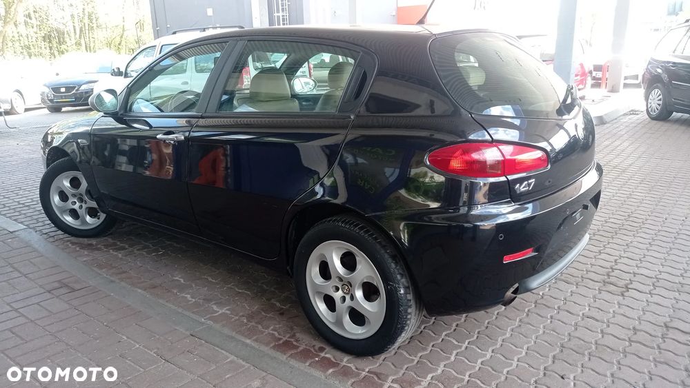 Alfa Romeo 147 1.6 Twin Spark ECO Eleganza - 22