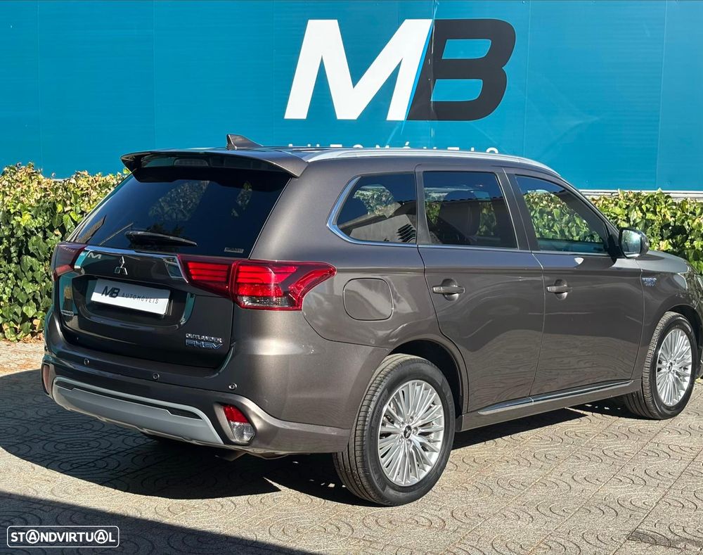 Mitsubishi Outlander 2.0 Intense Navi - 31