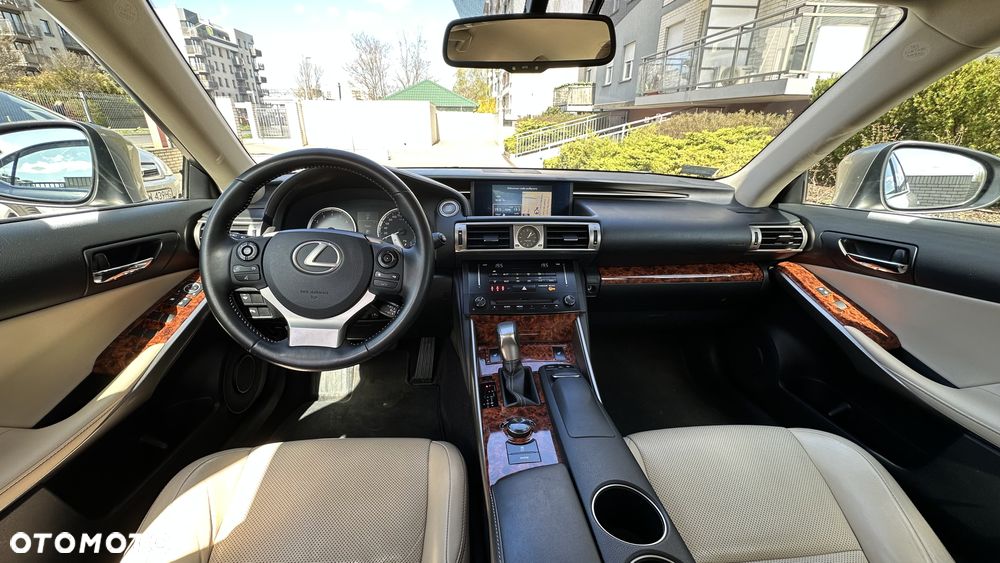 Lexus IS 250 Elegance - 14