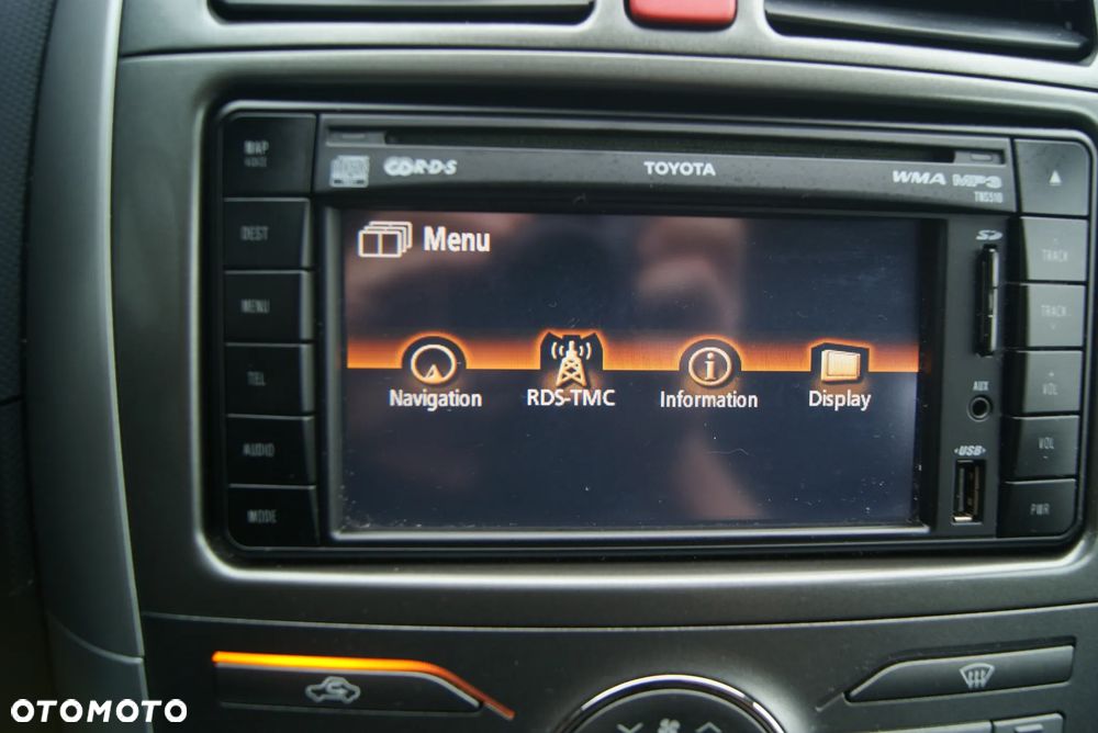 Toyota Auris 1.33 VVT-i Premium + - 18
