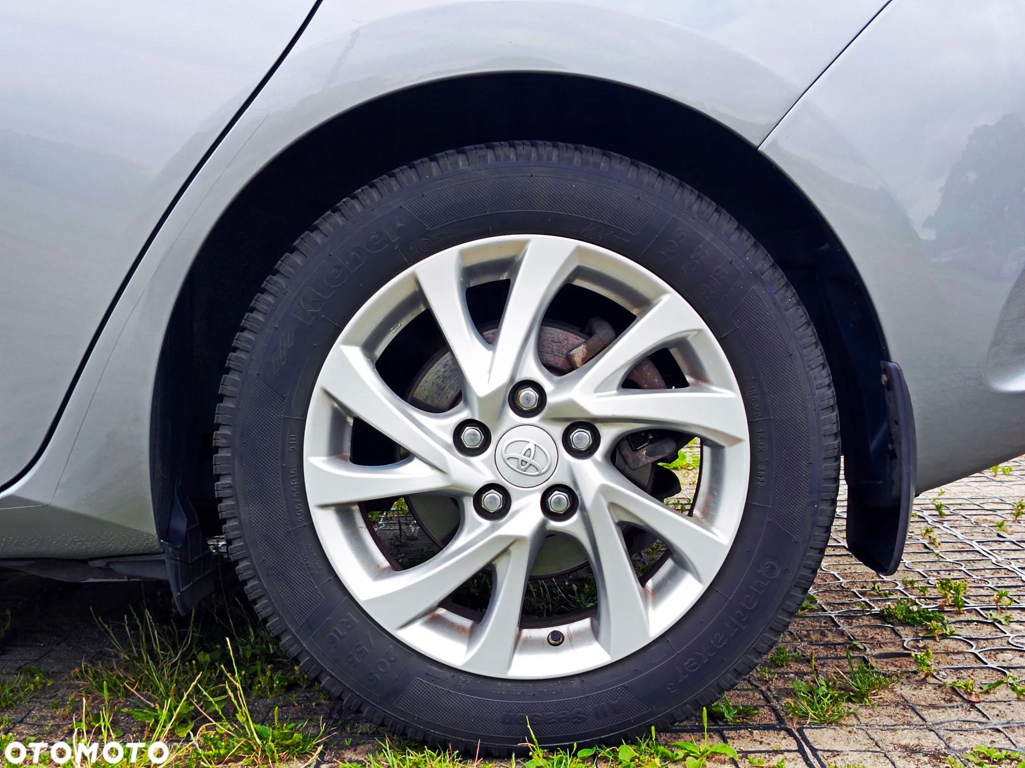 Toyota Auris Hybrid 135 Prestige - 11