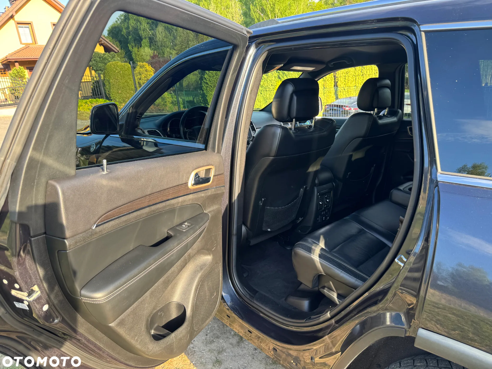 Jeep Grand Cherokee - 25