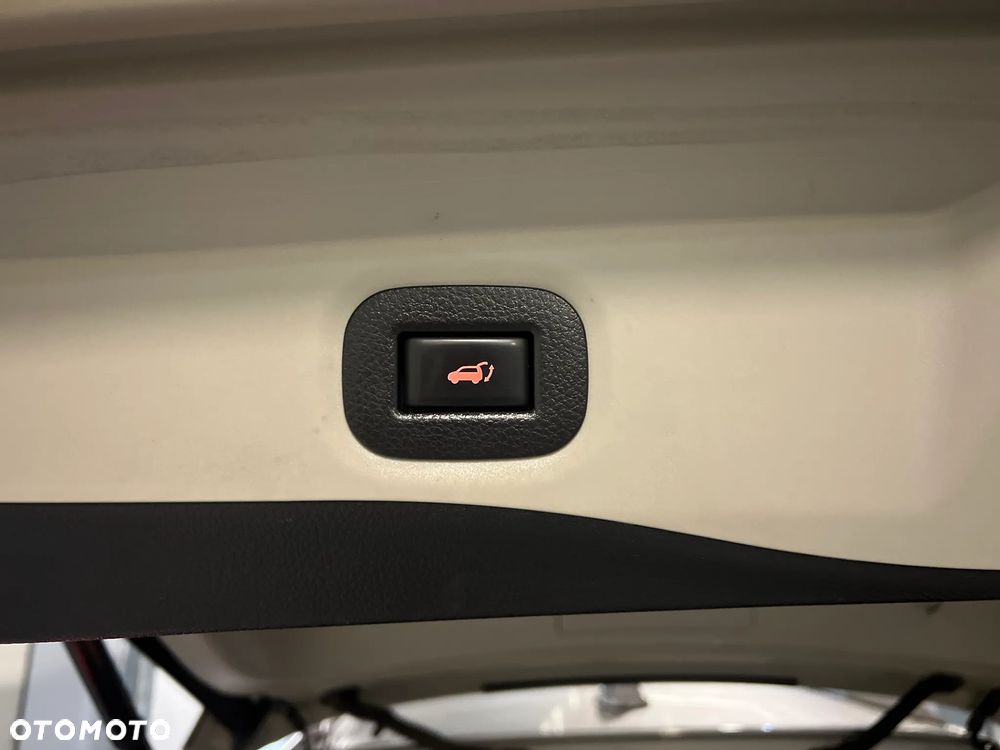 Nissan X-Trail 2.0 dCi Tekna Xtronic 4WD - 24