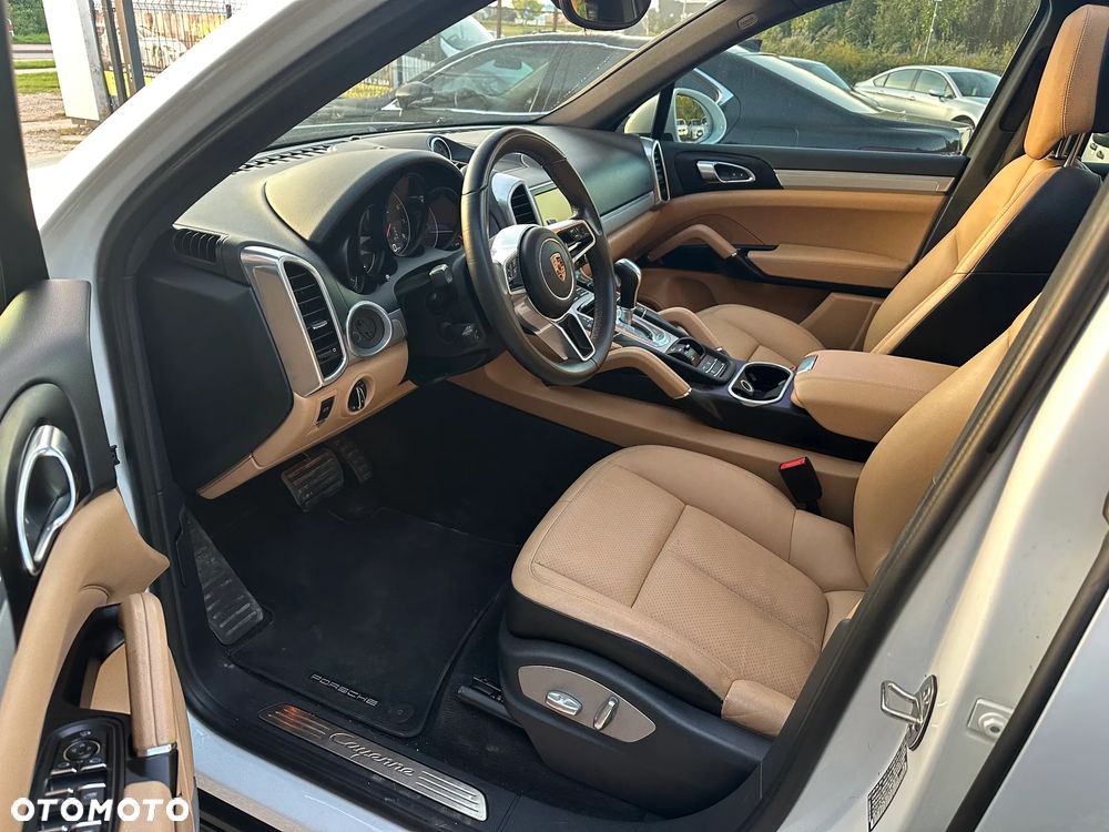Porsche Cayenne - 7