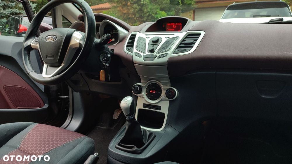 Ford Fiesta 1.25 Platinium X - 24
