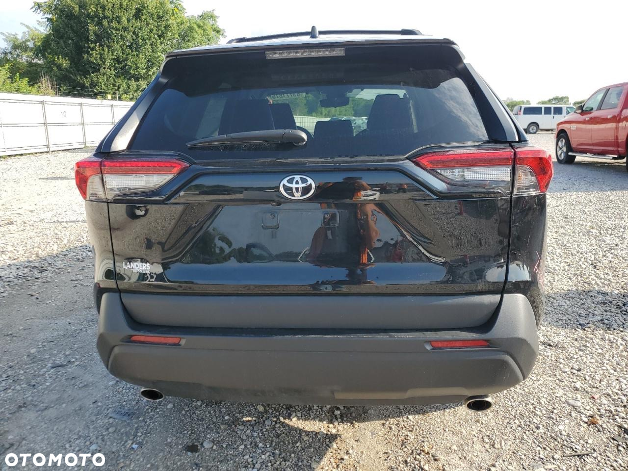 Toyota RAV4 - 6