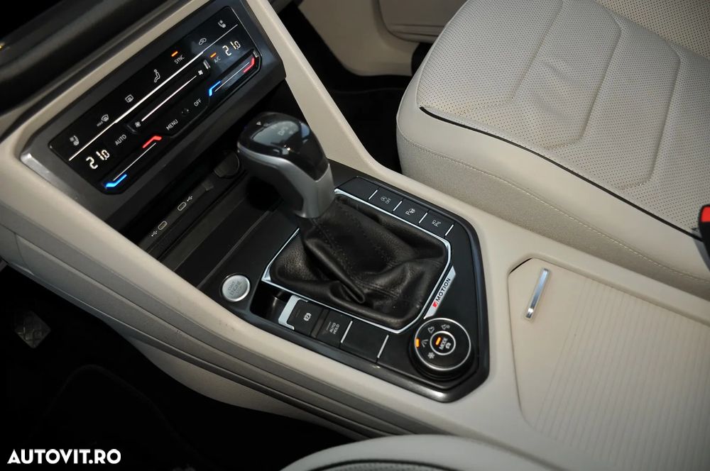 Volkswagen Tiguan 2.0 TDI SCR 4MOTION DSG Elegance - 33