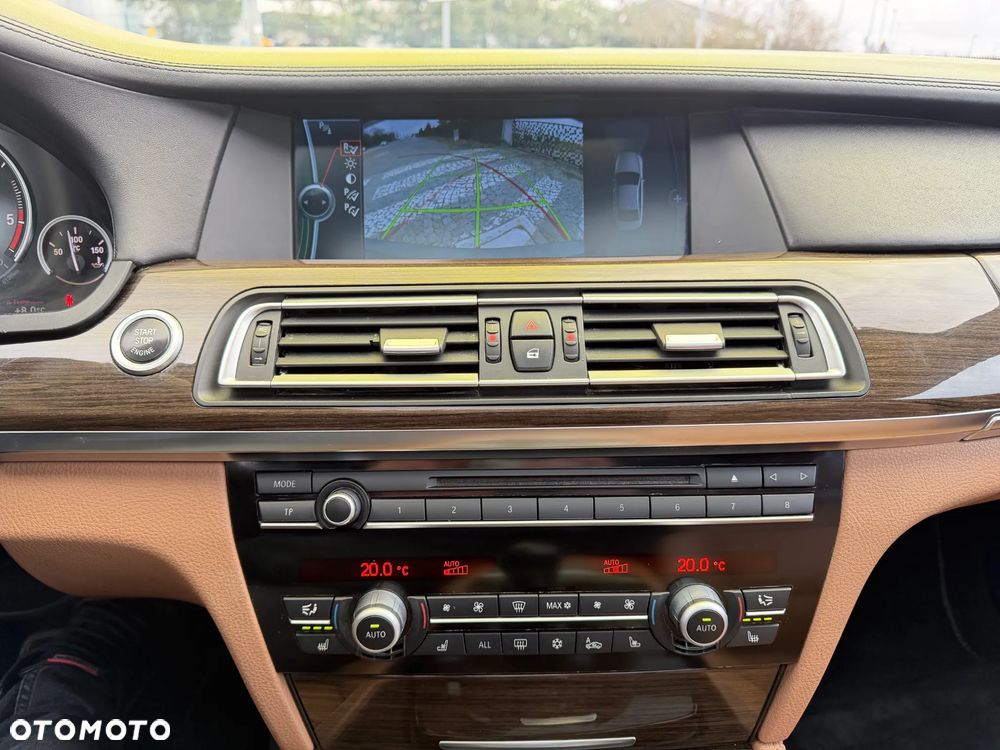 BMW Seria 7 730d - 29