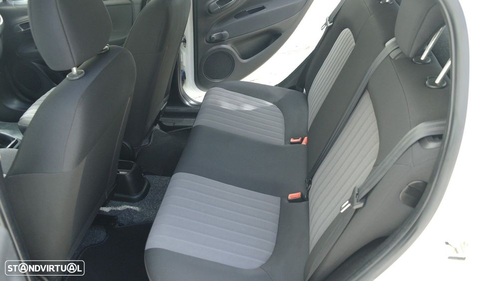 Fiat Punto 1.2 Lounge S&S - 18