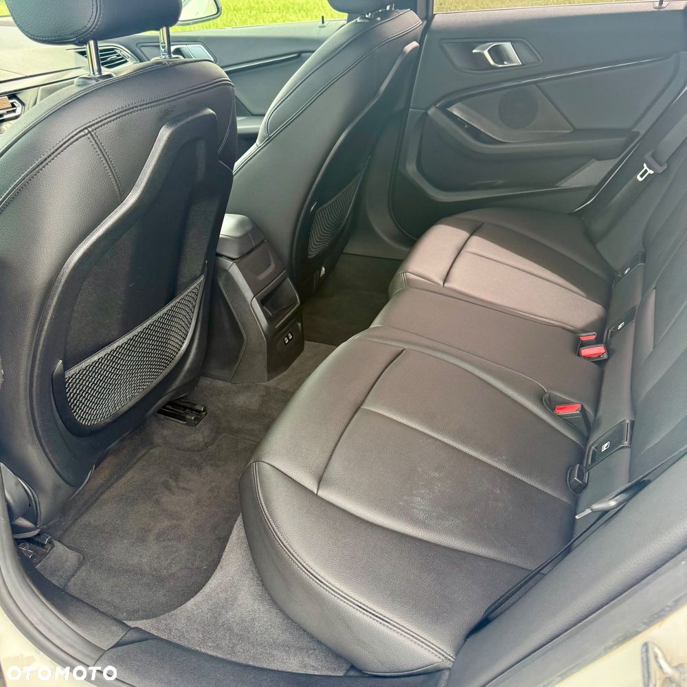 BMW Seria 2 218i - 14
