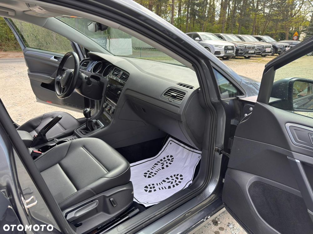 Volkswagen Golf - 19