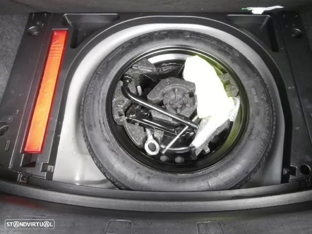 Volvo V40 2.0 D2 R-Design - 33