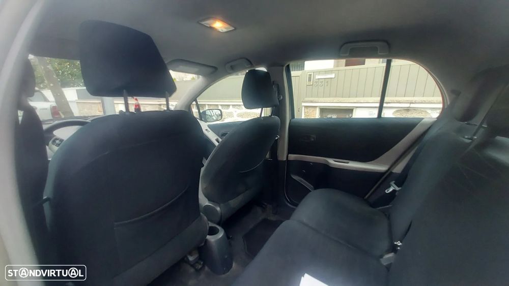 Toyota Yaris 1.0 VVT-i Sol - 21