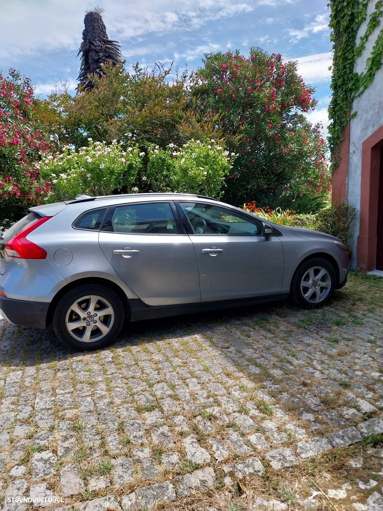 Volvo V40 2.0 D2 Momentum Geartronic - 3