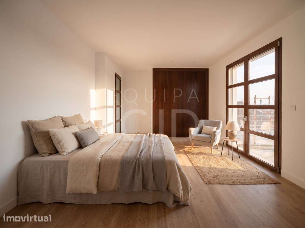 Moradia T4 Geminada para Remodelação | Fração A | Lote de 1.180 m² - Grande imagem: 4/26