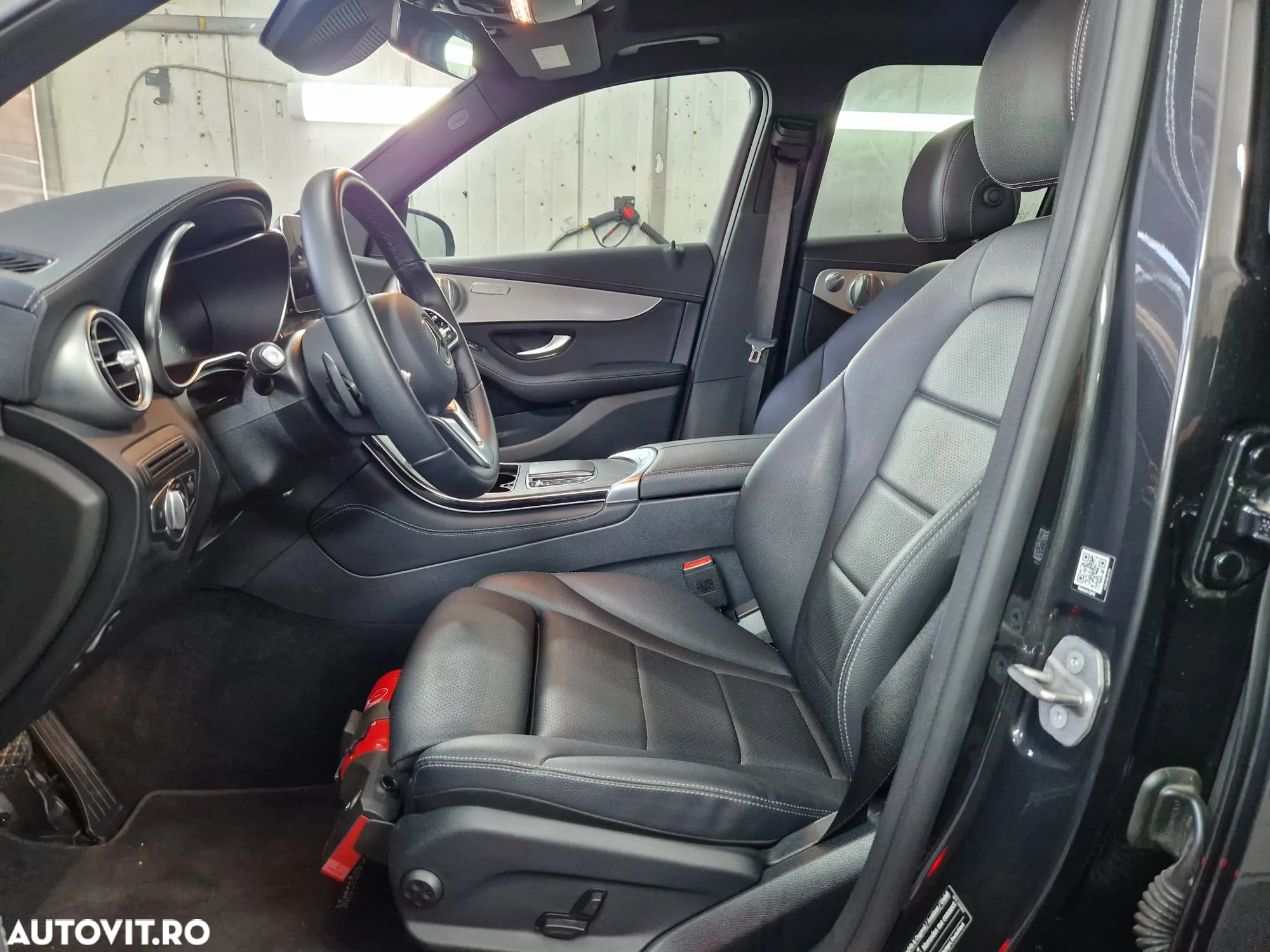 Mercedes-Benz GLC 220 d 4MATIC - 12