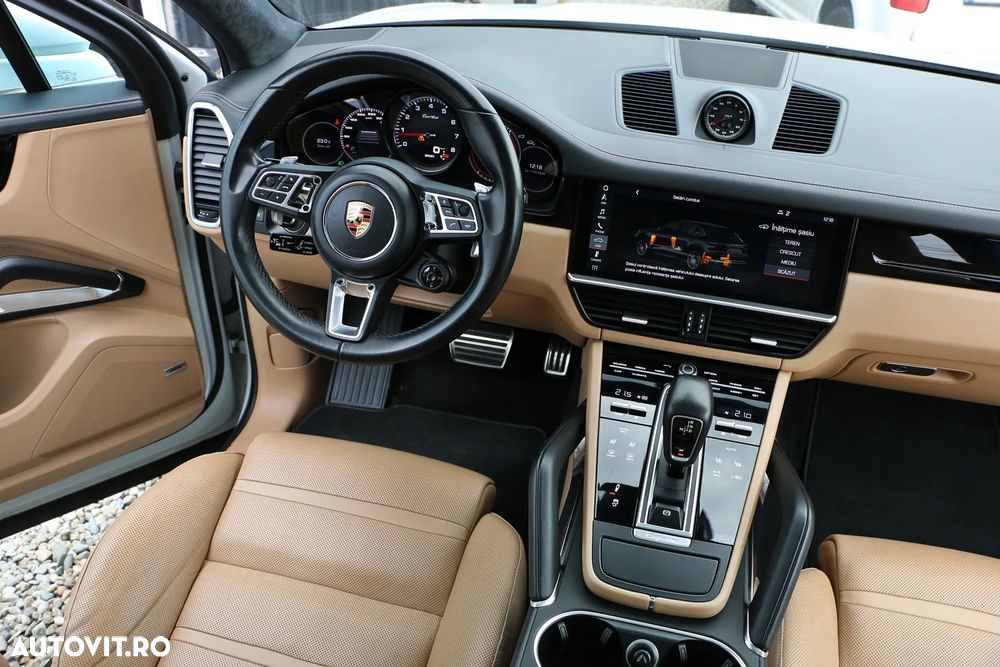 Porsche Cayenne Turbo - 20