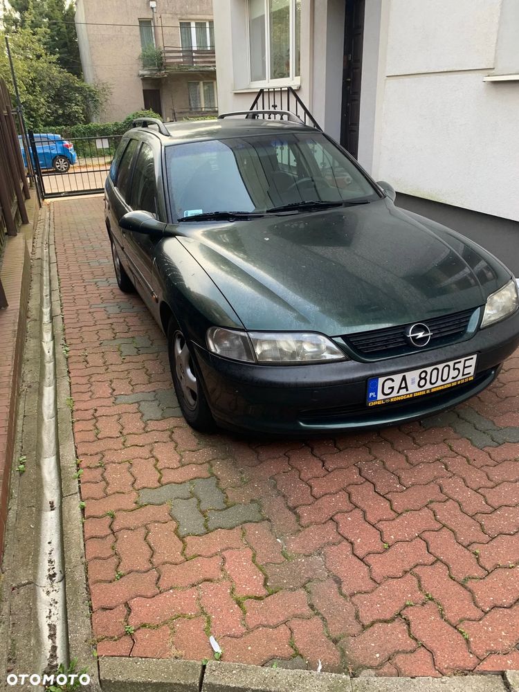 Opel Vectra 1.6 - 4