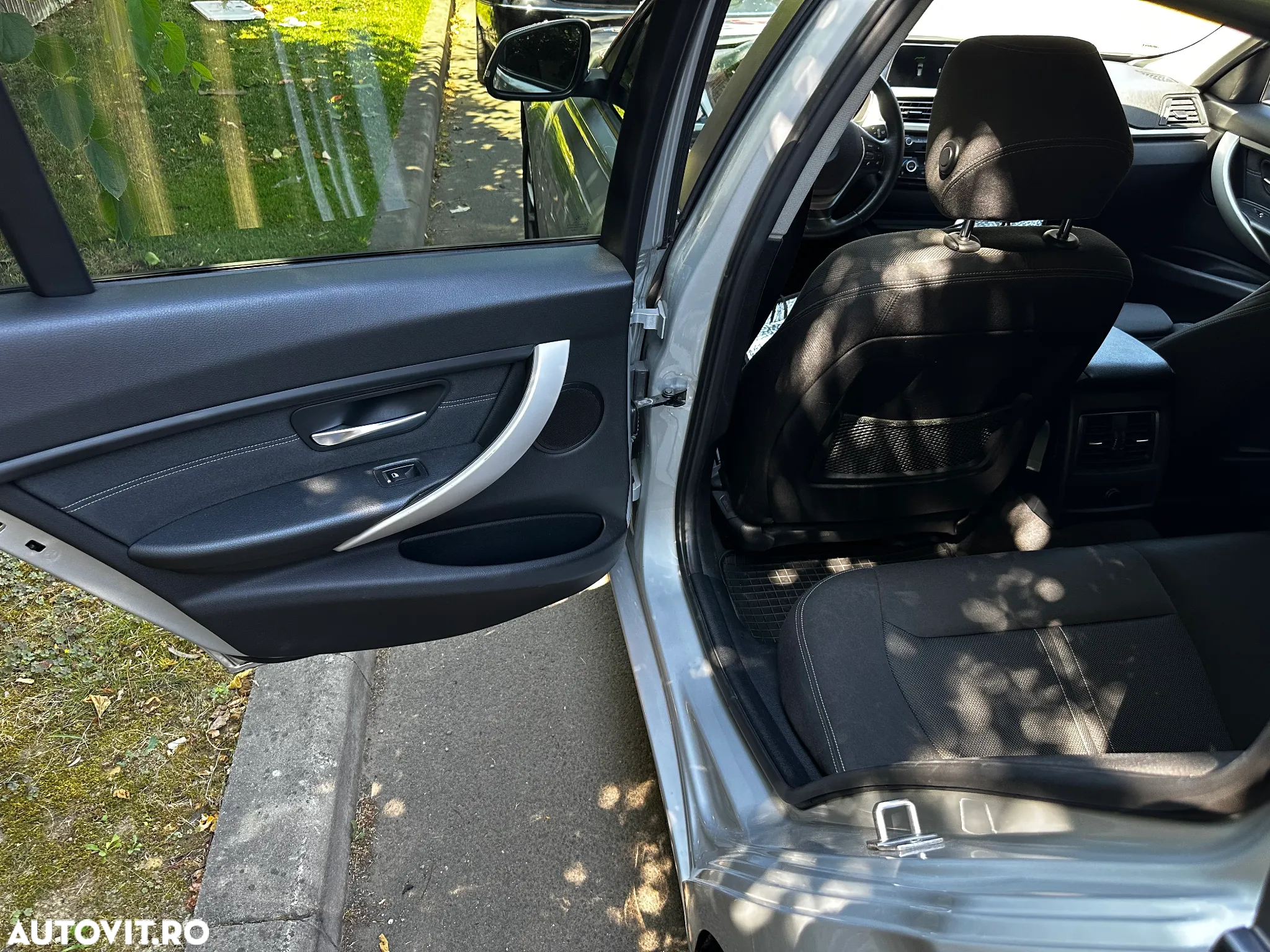 BMW Seria 3 318d Touring Aut. Advantage - 15