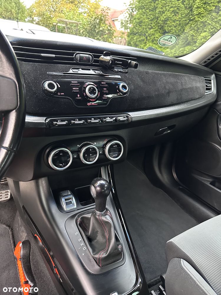 Alfa Romeo Giulietta 1.4 TB MultiAir Distinctive TCT - 14