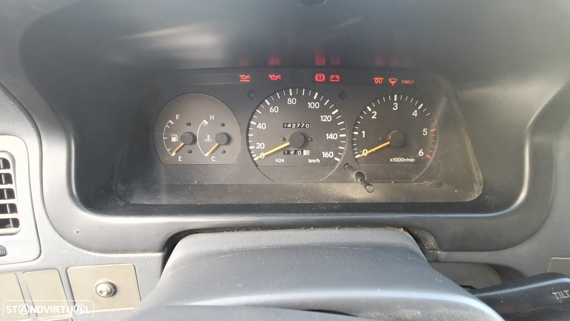 Toyota HiAce - 10