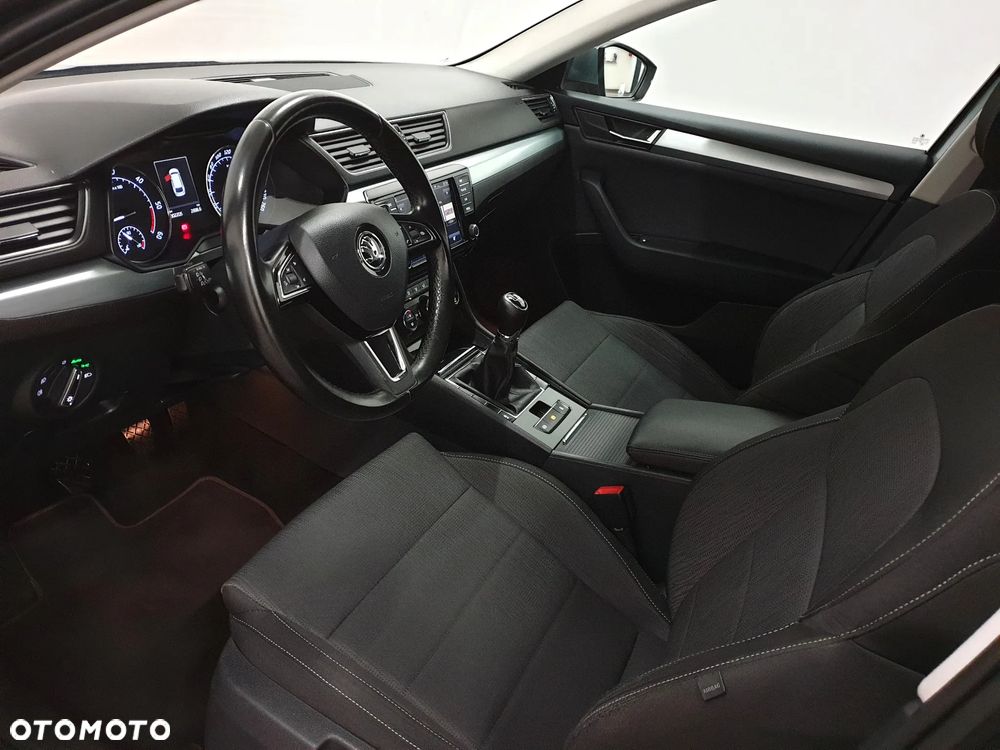 Skoda Superb 2.0 TDI Style - 9