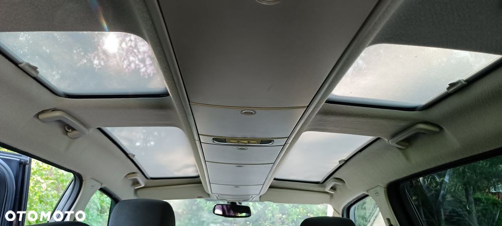 Ford Galaxy 2.0 TDCi Titanium - 17
