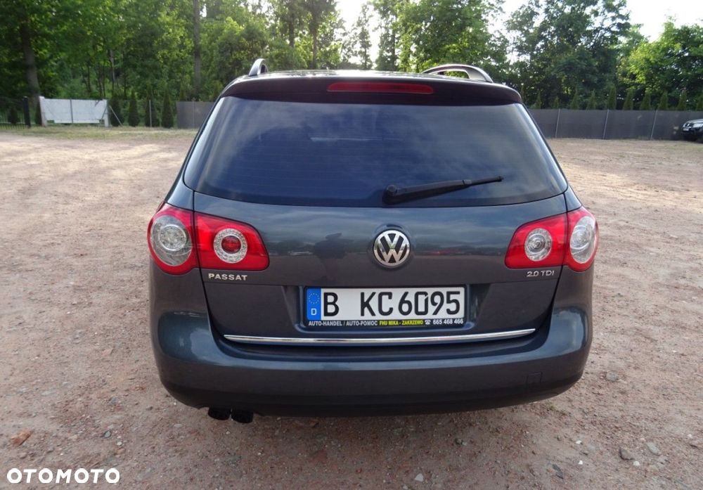 Volkswagen Passat - 12