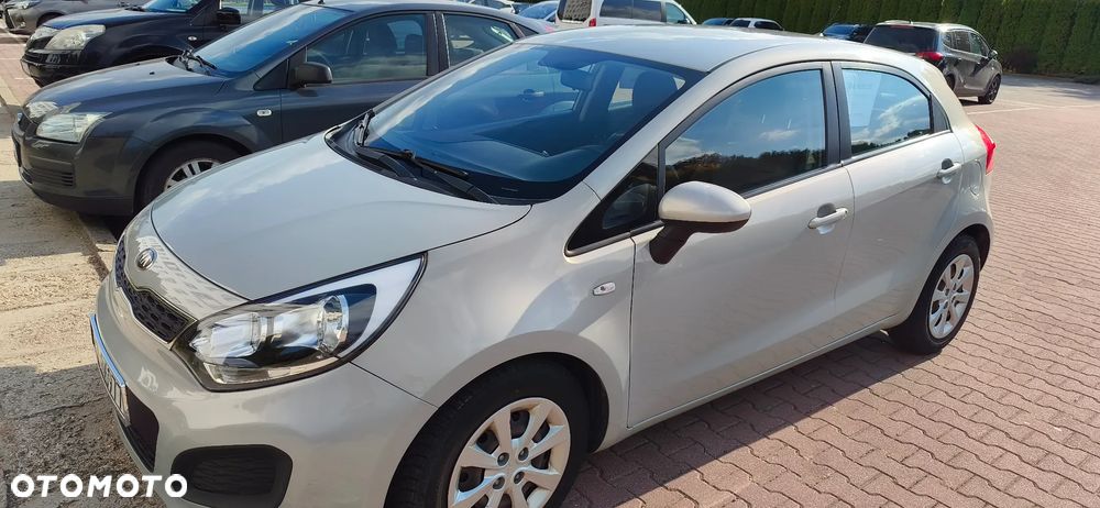Kia Rio - 26