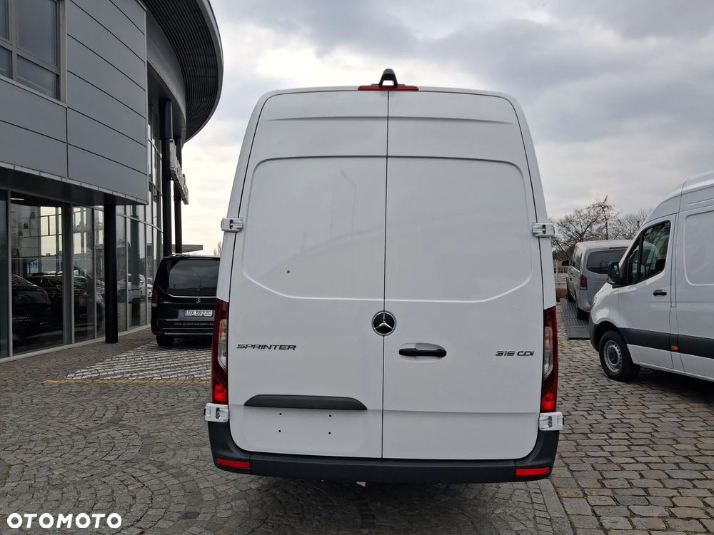 Mercedes-Benz Sprinter 319 CDI - 6