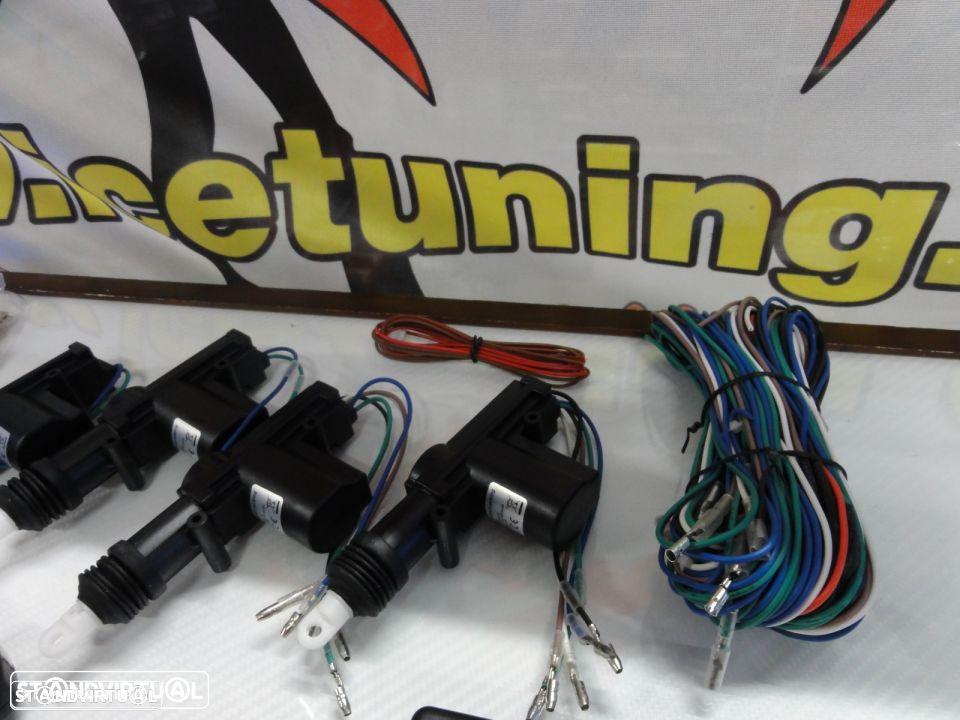 Kit fecho central universal + 4 pistolas + 2 comandos com chave retrátil tipo Audi / VW - 9