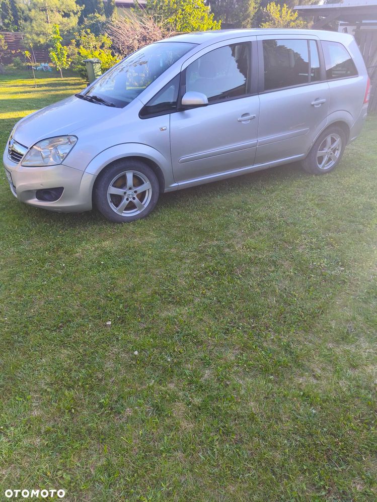 Opel Zafira - 1