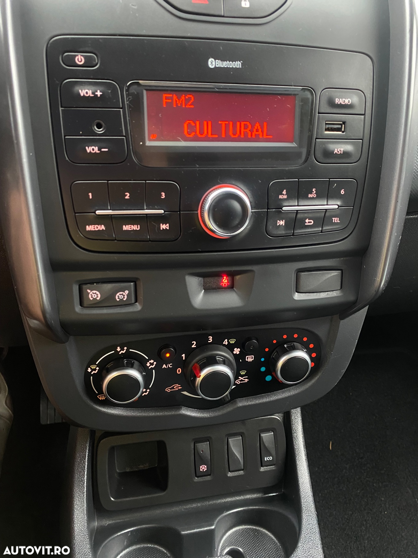 Dacia Duster 1.5 dCi 4x2 Laureate - 8