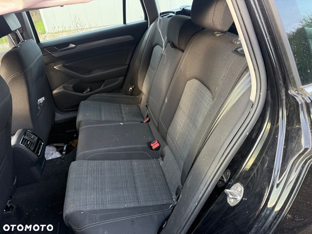 Volkswagen Passat Variant 2.0 TDI SCR DSG Highline - 13