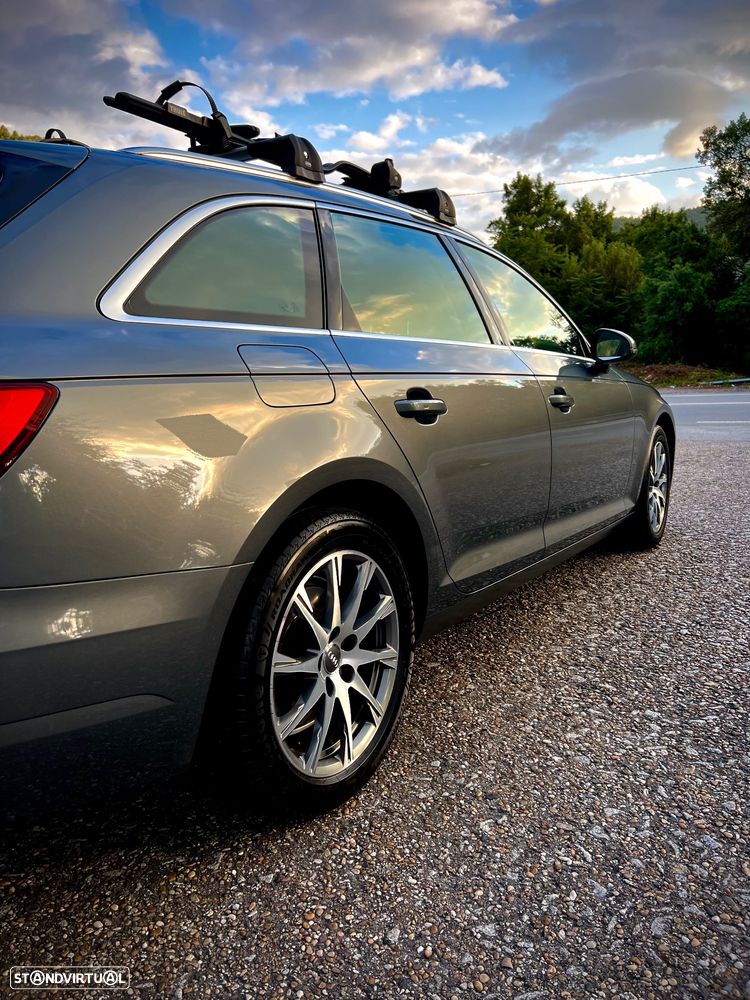 Audi A4 Avant 2.0 TDI Advance - 6