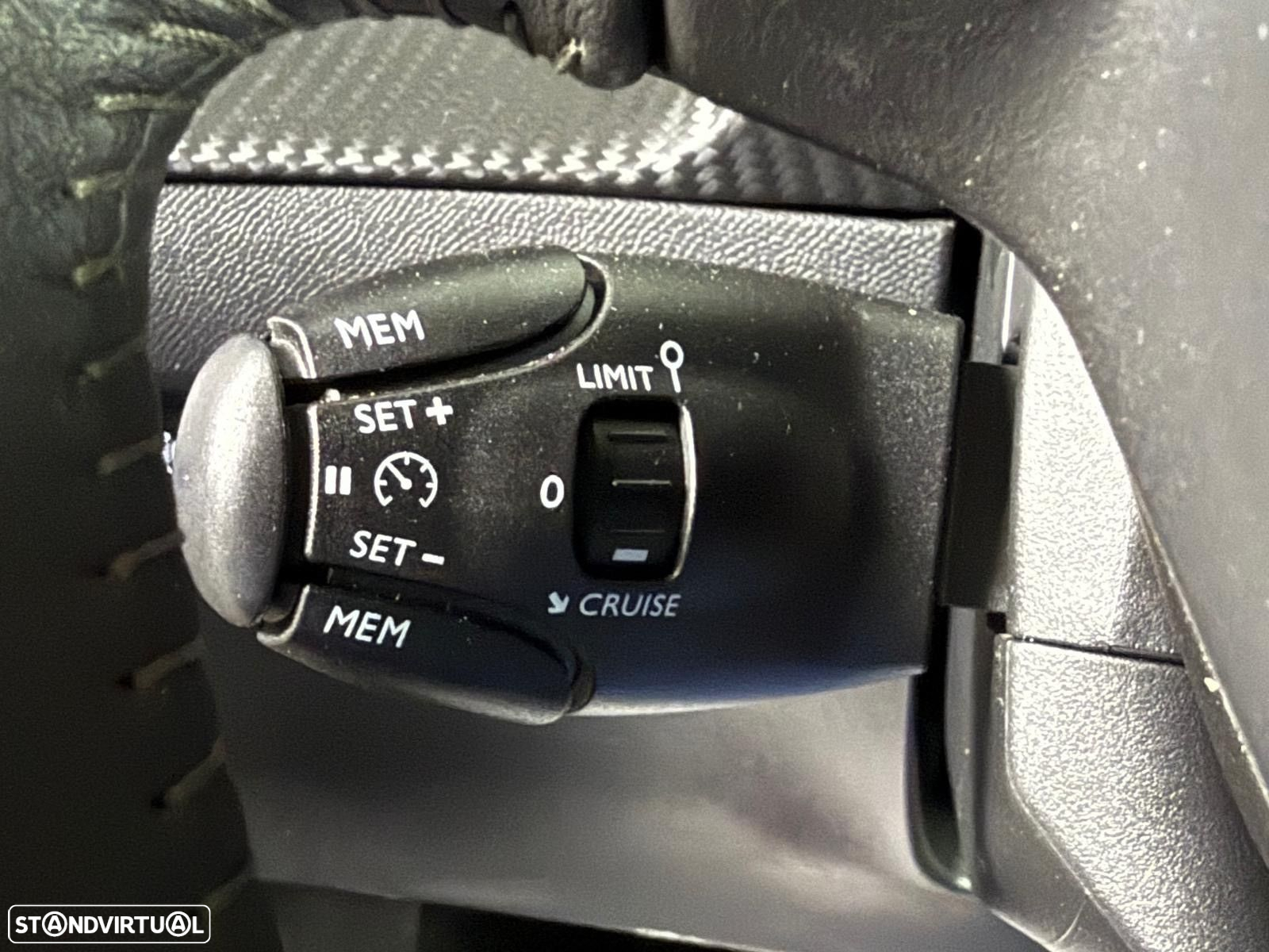 Peugeot 208 1.2 PureTech Active Pack - 12