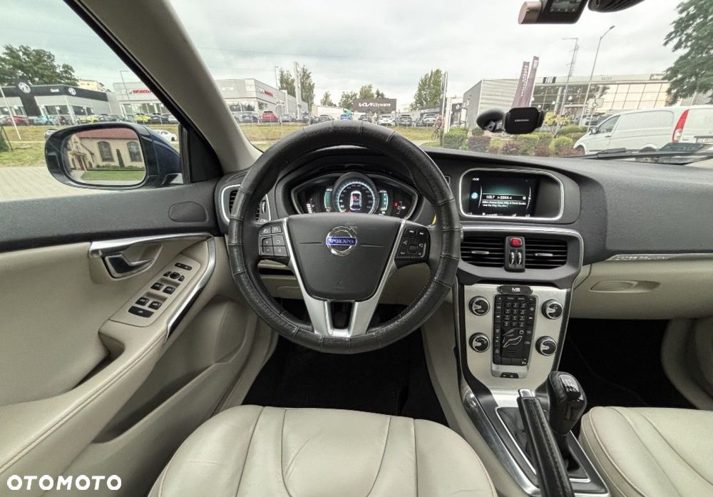 Volvo V40 Cross Country - 21