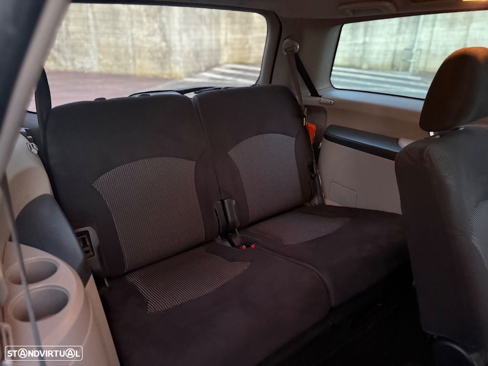 Mitsubishi Grandis 2.0 DI-D Instyle - 9