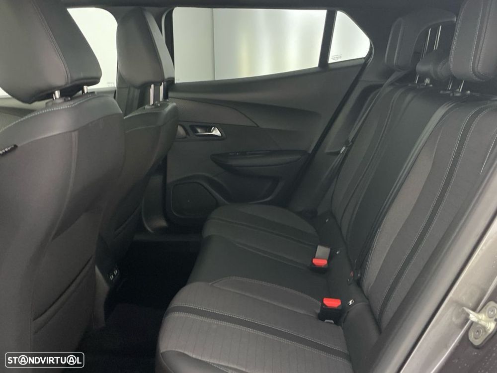 Peugeot 2008 1.2 PureTech Allure - 12