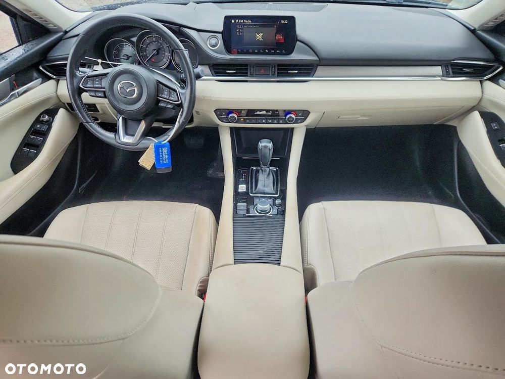 Mazda 6 - 8